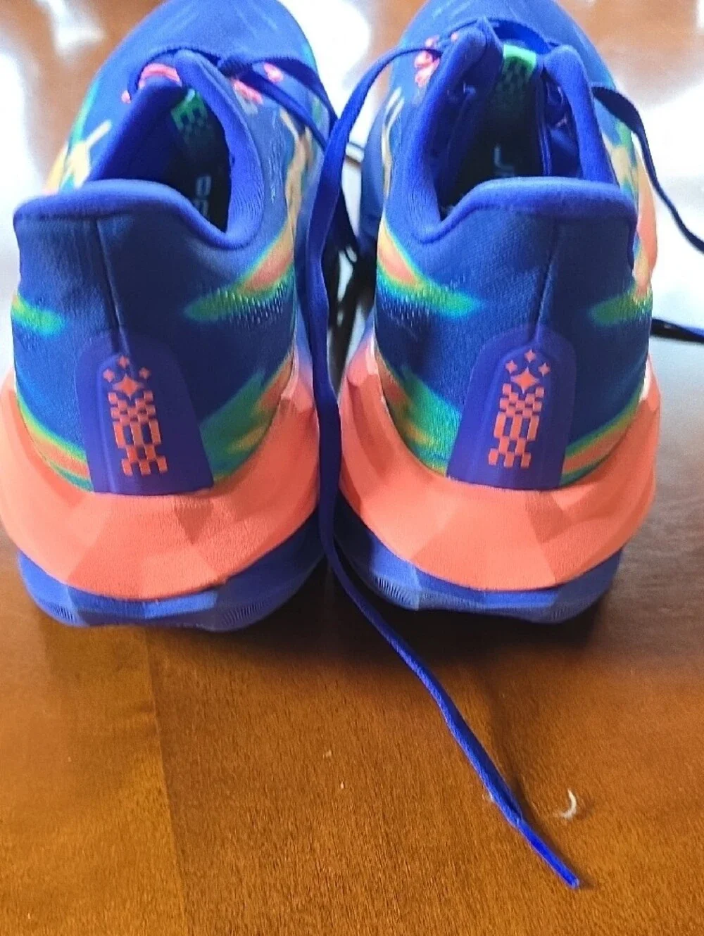 ASICS Superblast 3 Unisex Size 8, Like New, Coconut/Green Gecko/Pink Clay